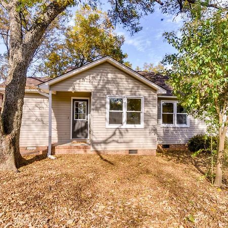 Tranquil Travelers Rest Home With Fire Pit! エクステリア 写真