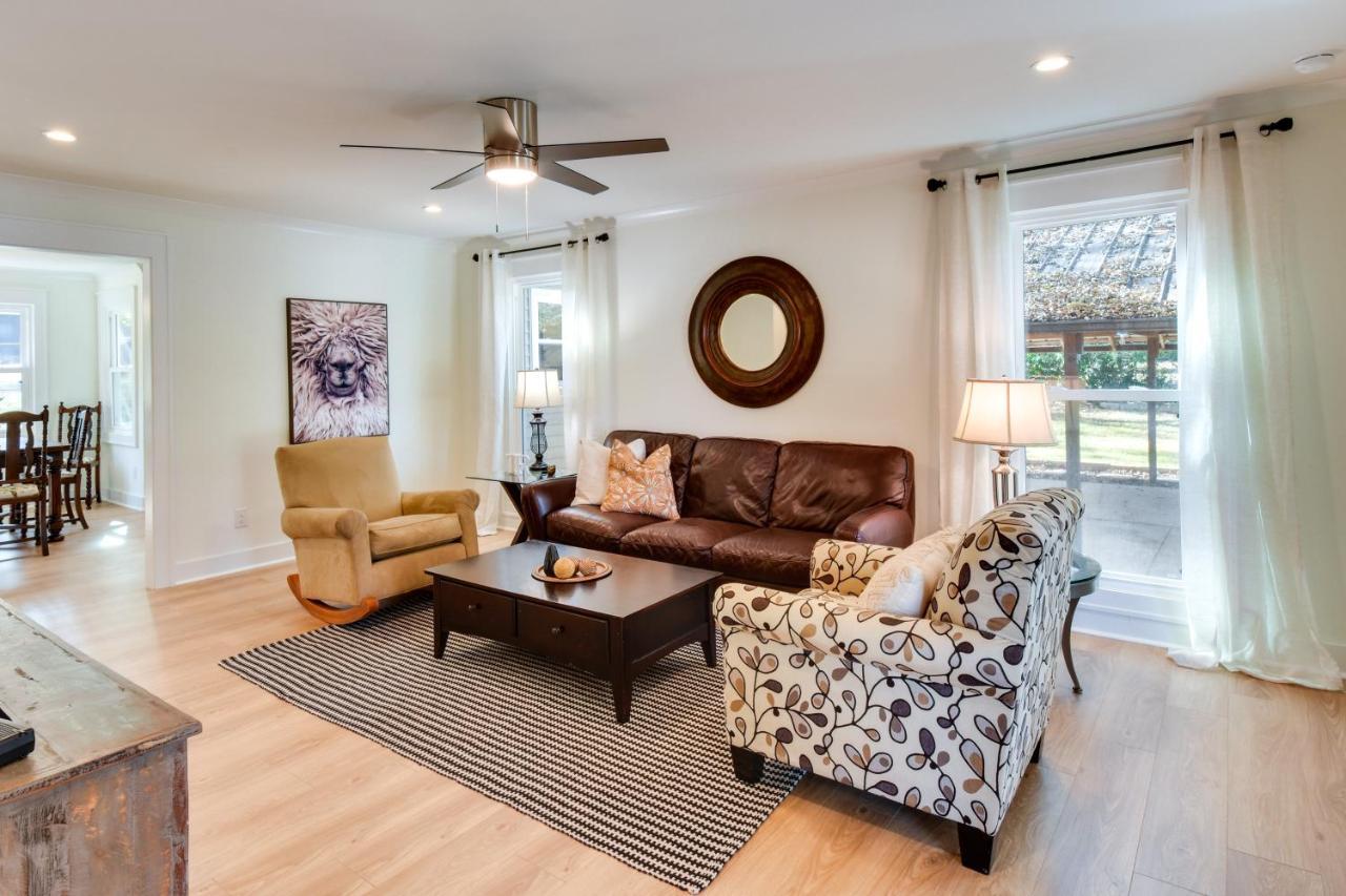 Tranquil Travelers Rest Home With Fire Pit! エクステリア 写真